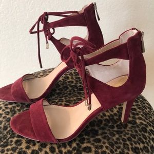 Vince Camuto burgundy heels NWOT